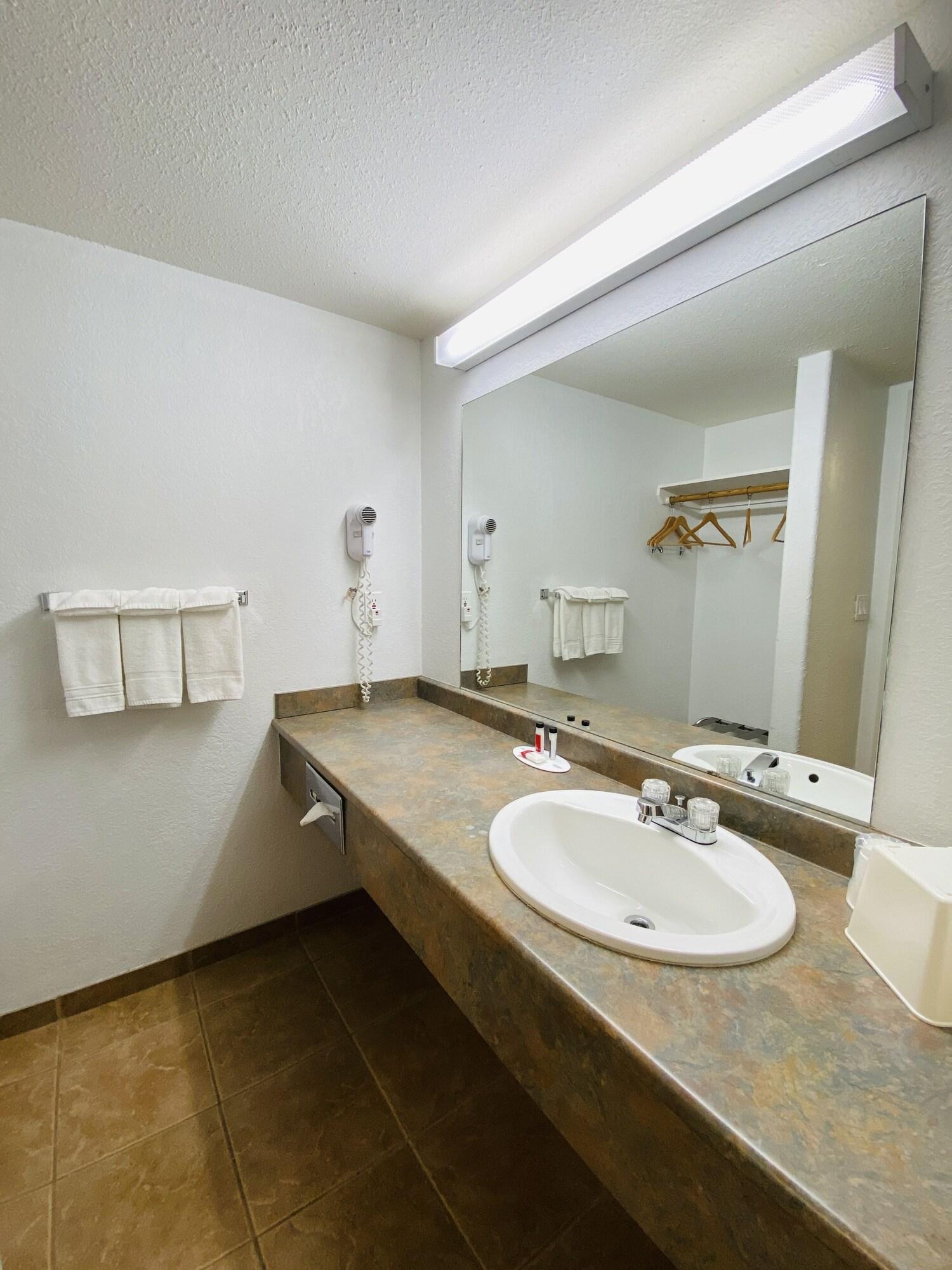 Hotel Super 8 By Wyndham 100 Mile House
