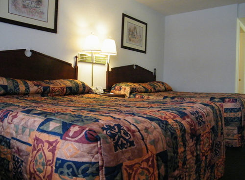 Super 8 By Wyndham Hotel 100 Mile House